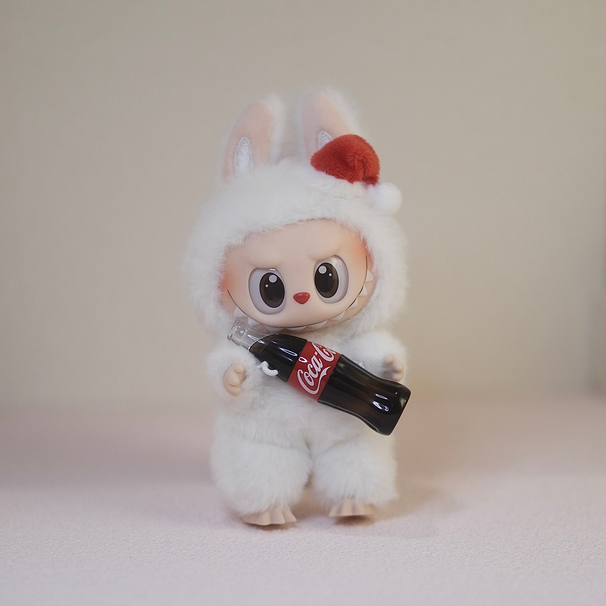 THE MONSTERS COCA-COLA SERIES-SURPRISE SHAKE VINYL PLUSH FIGURE