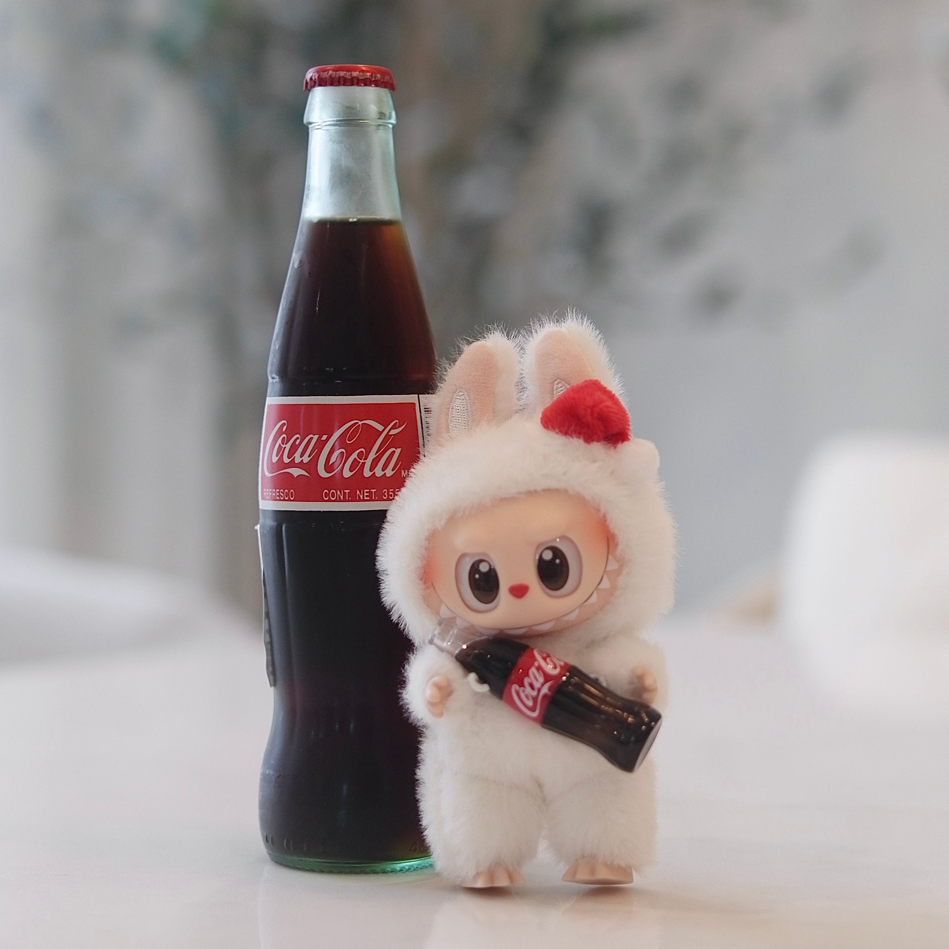 THE MONSTERS COCA-COLA SERIES-SURPRISE SHAKE VINYL PLUSH FIGURE