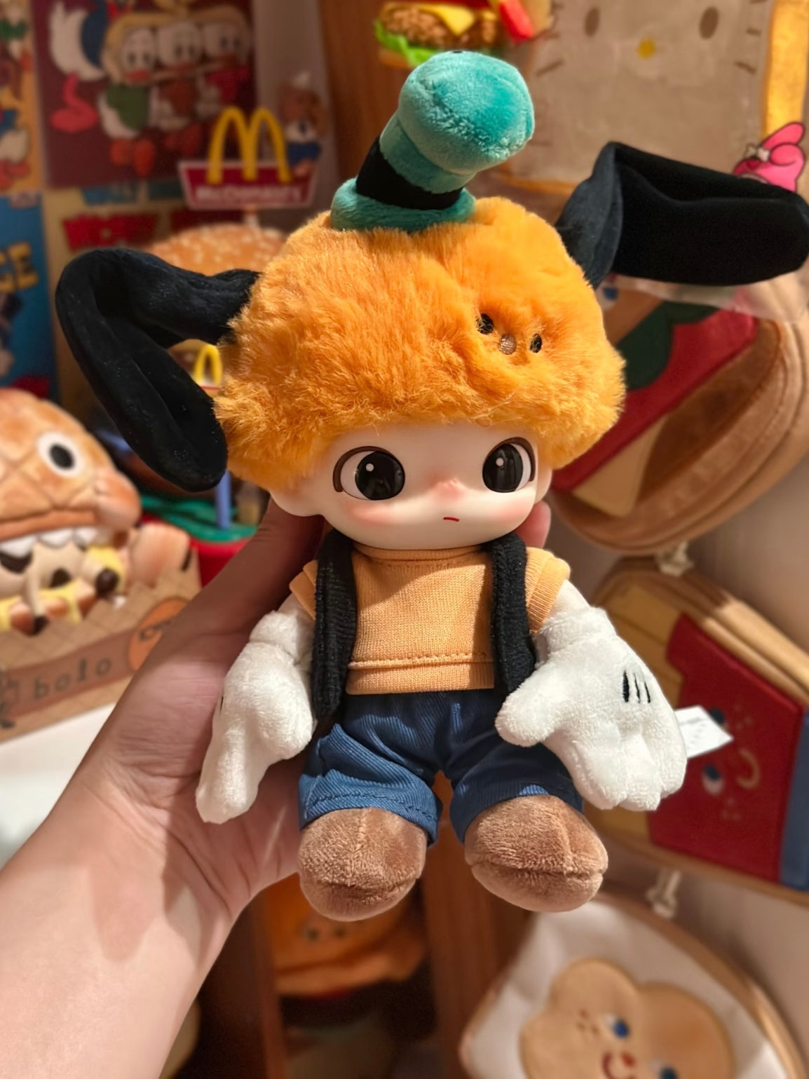 DIMOO World x Disney Series - Goofy's Prank Vinyl Plush Keychain